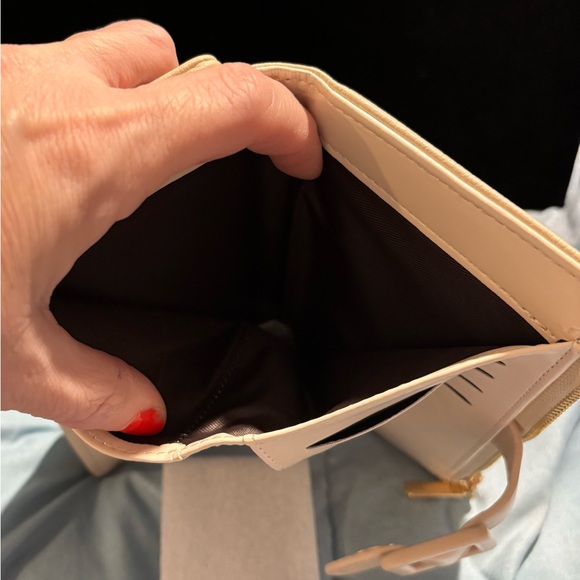 NWT Elegant Cream Extra Large Capacity Vegan Leather Clutch Wallet - Picture 11 of 13